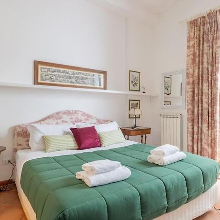 Colosseum Charming Apartment Рим Екстер'єр фото