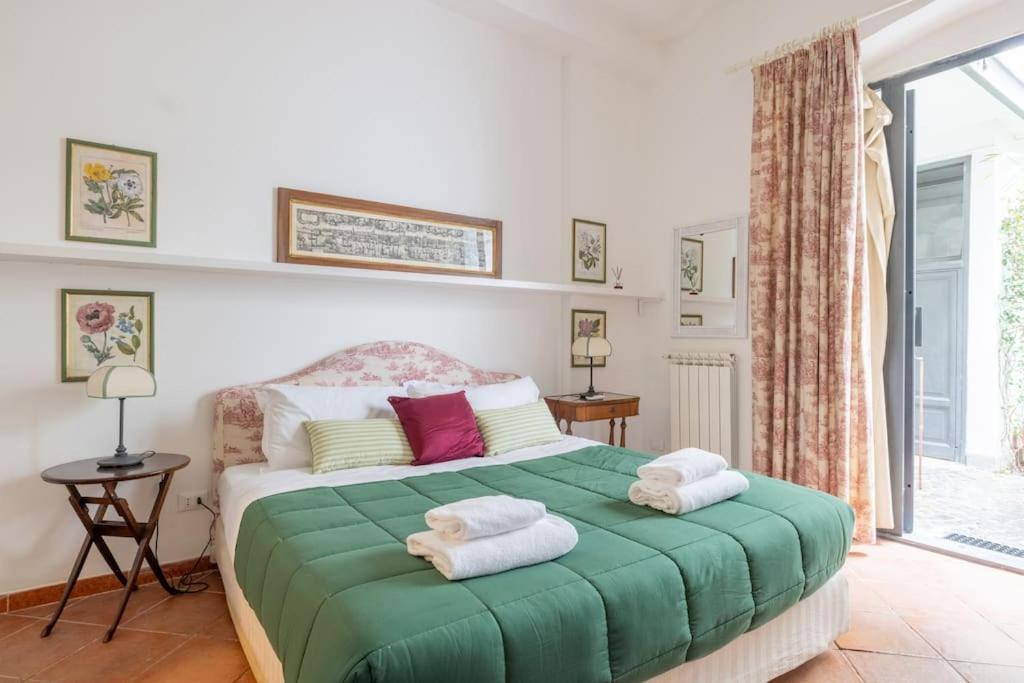 Colosseum Charming Apartment Рим Екстер'єр фото