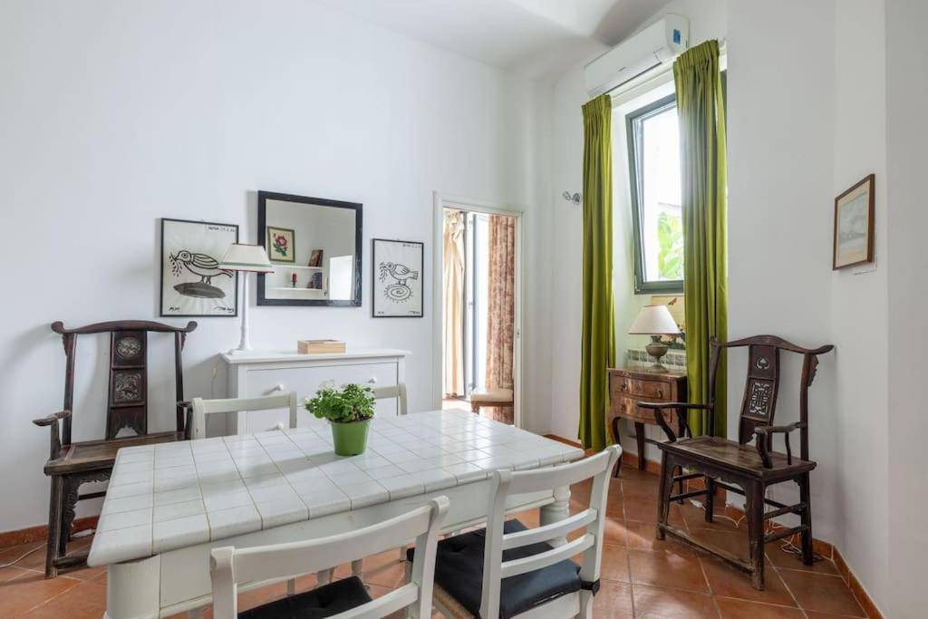 Colosseum Charming Apartment Рим Екстер'єр фото